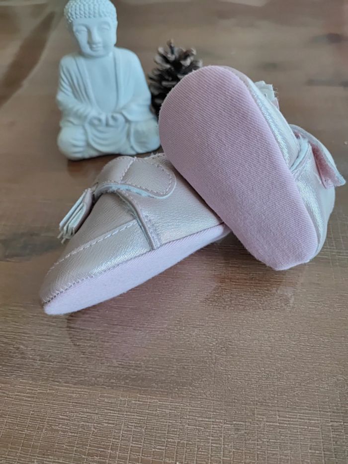 Petites chaussures roses brillant - photo numéro 4