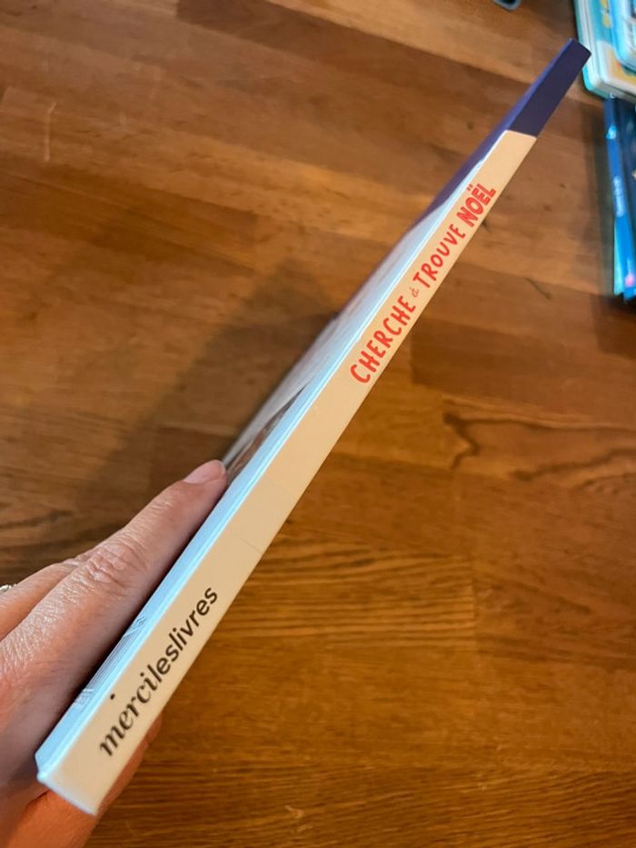 Livre Cherche et trouve a Noël - photo numéro 2