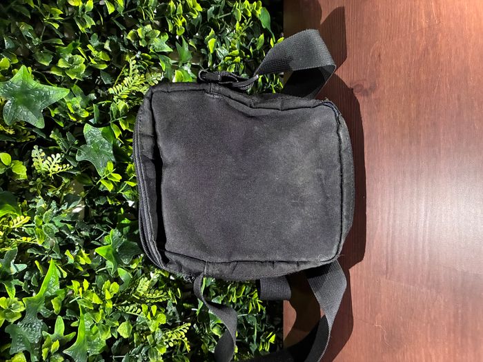 🐊 sacoche lacoste - 3 poches (occasion) 🐊 - photo numéro 2