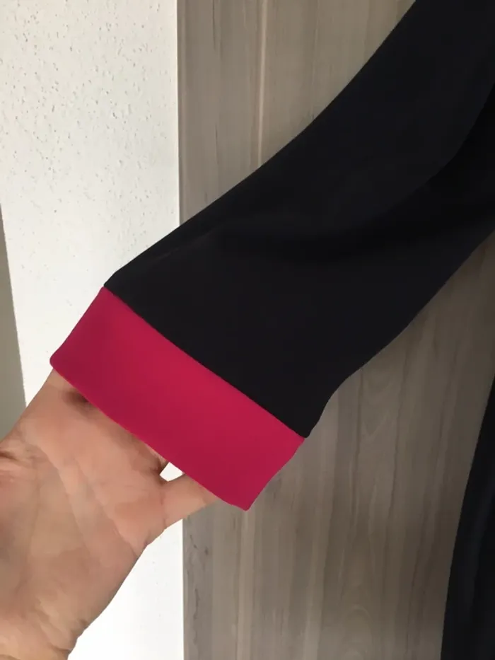 Robe fourreau Armani bleue et fushia - photo numéro 5