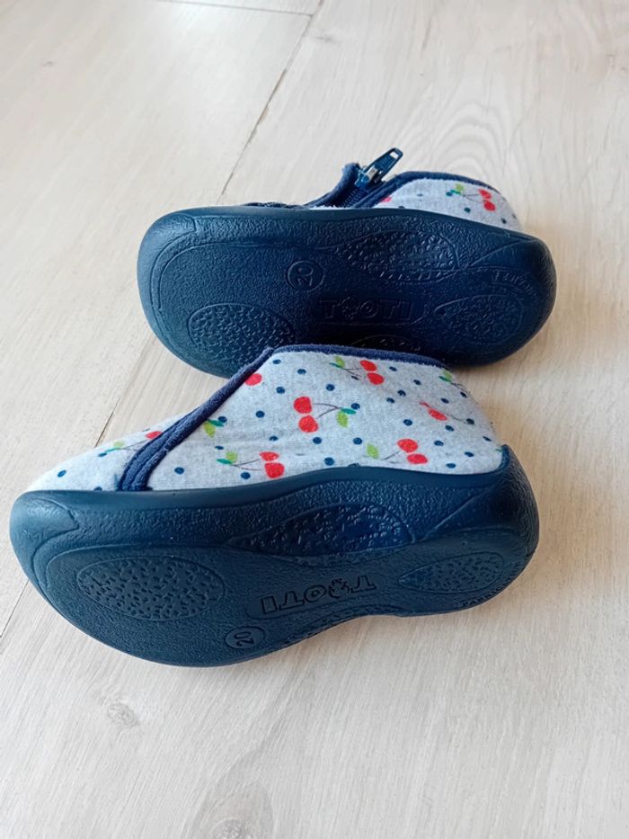 Chaussons 20 - photo numéro 3