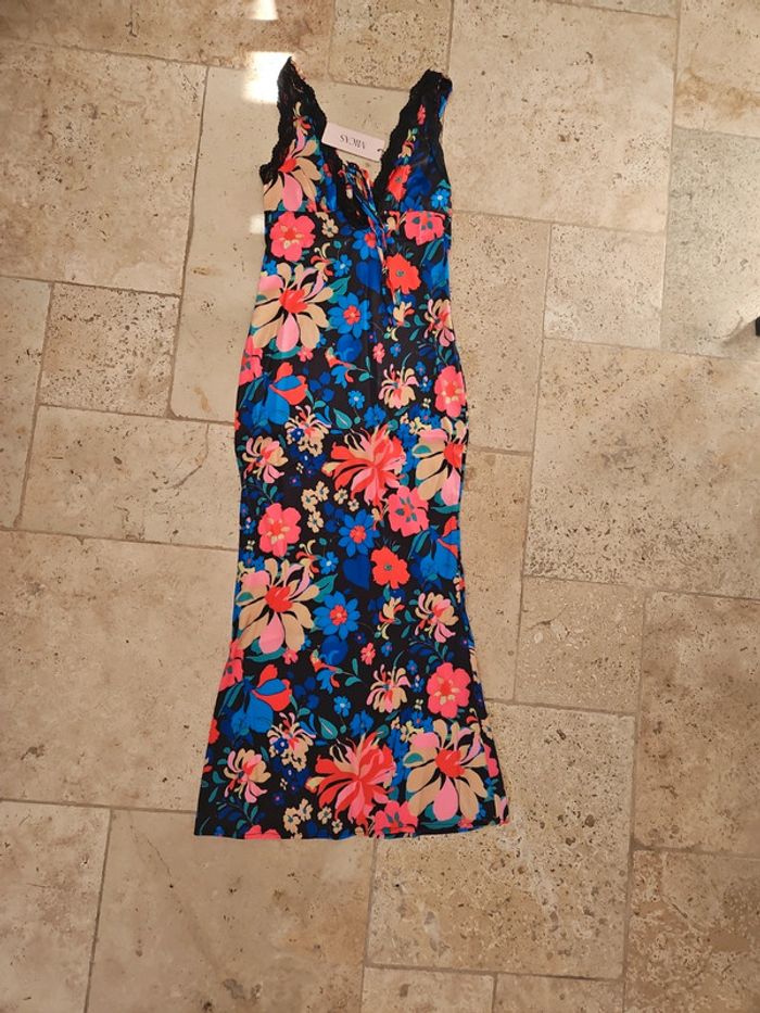 Neuve Robe longue fleurie T XS 34 36