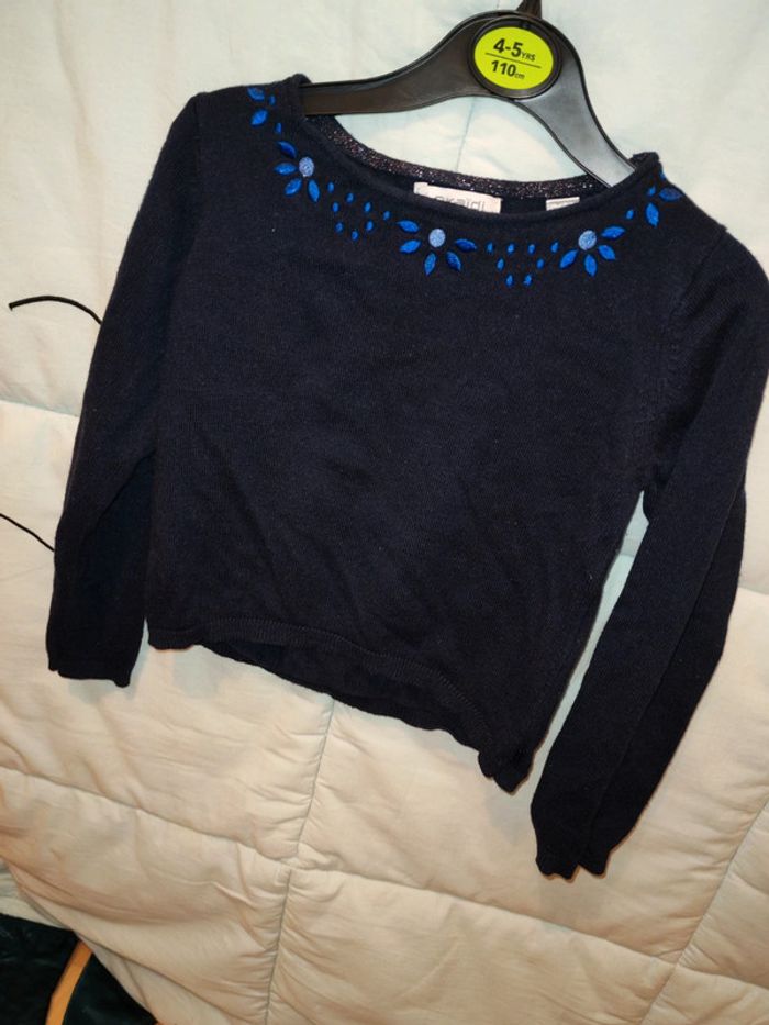 Pull bleu