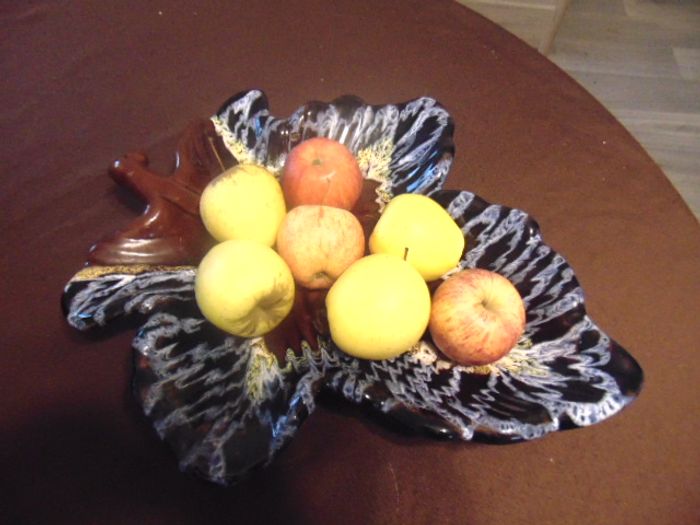 Plat / coupelle Vallauris vintage en forme de feuille - photo numéro 6