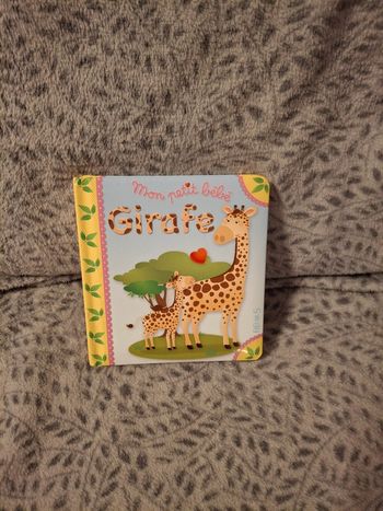 Livre mon petit bébé girafe