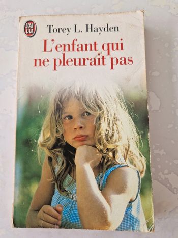 Livre L'enfant qui ne pleurait pas de Hayden
