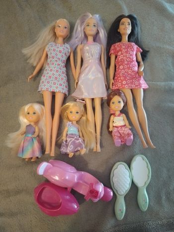 Lot de  poupées barbies