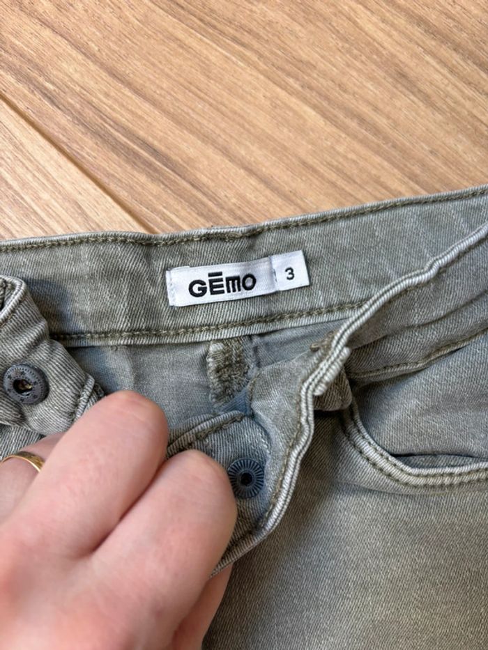 Short kaki avec dentelle - photo numéro 2