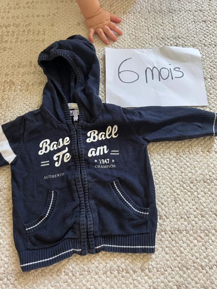 Gilet à capuche 6 mois