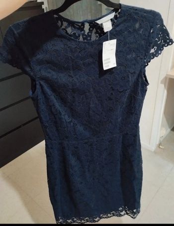 Robe dentelle à fleurs bleu marine
