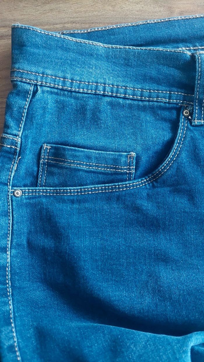 Jeans neuf - photo numéro 2