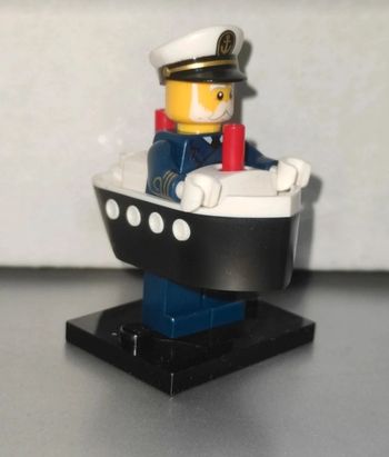 Lego minifigures série 23 le capitaine du ferry