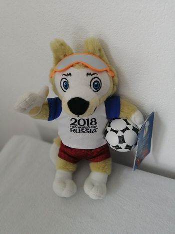 peluche loup fifa 2018