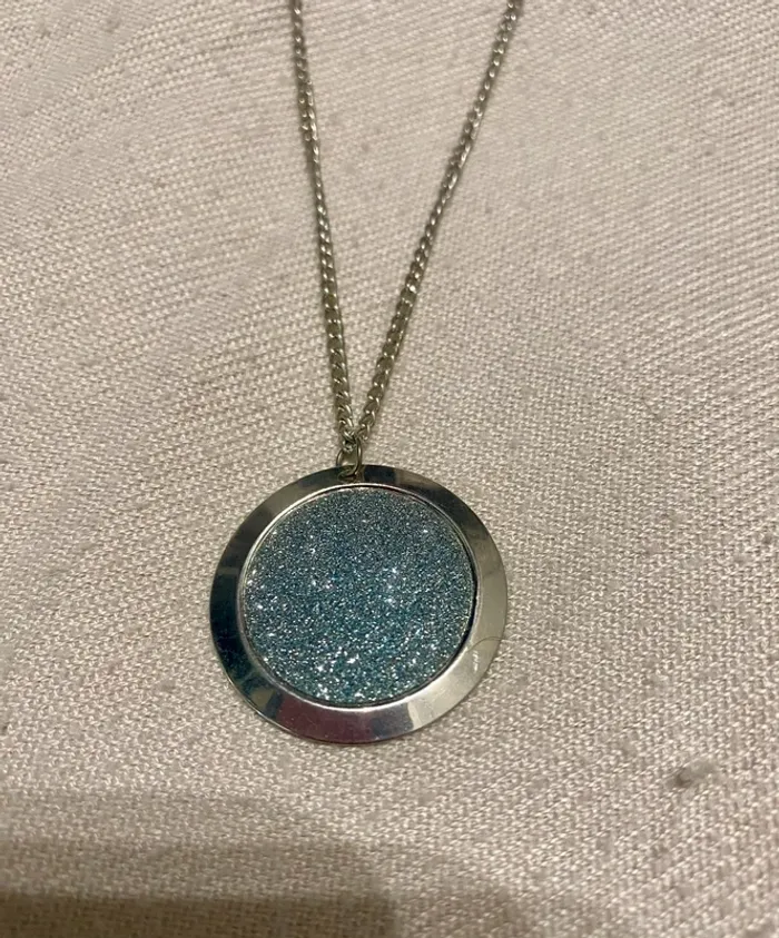Collier fantaisie sautoir mi long rond pailleté argenté