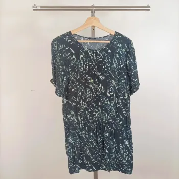 Robe fluide IKKS noire imprimé abstrait taille 40 manches courtes A510