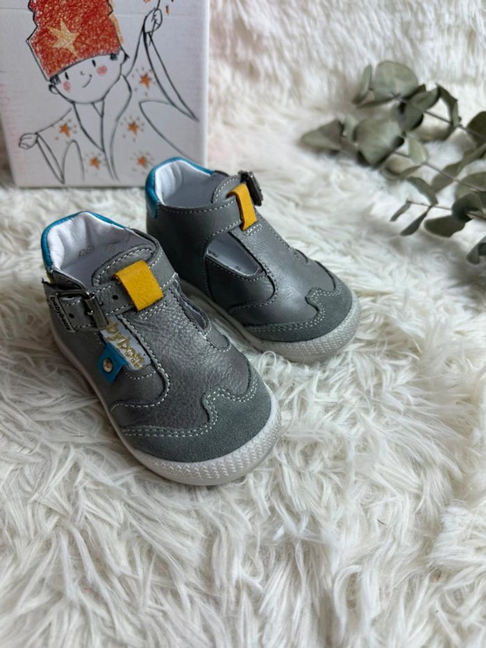 Paire de chaussures bébé Babybotte taille 19 - photo numéro 2