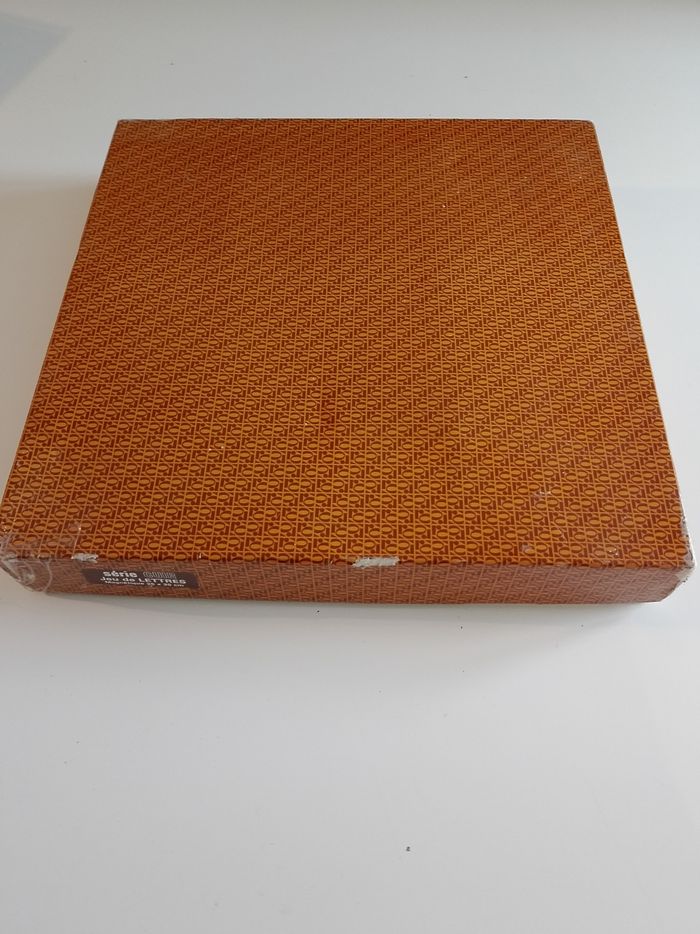 Serie cuir jeu de lettres magnétique 35x35 cm