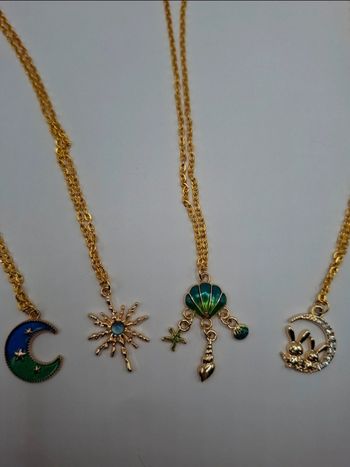 Lot de 7 colliers 