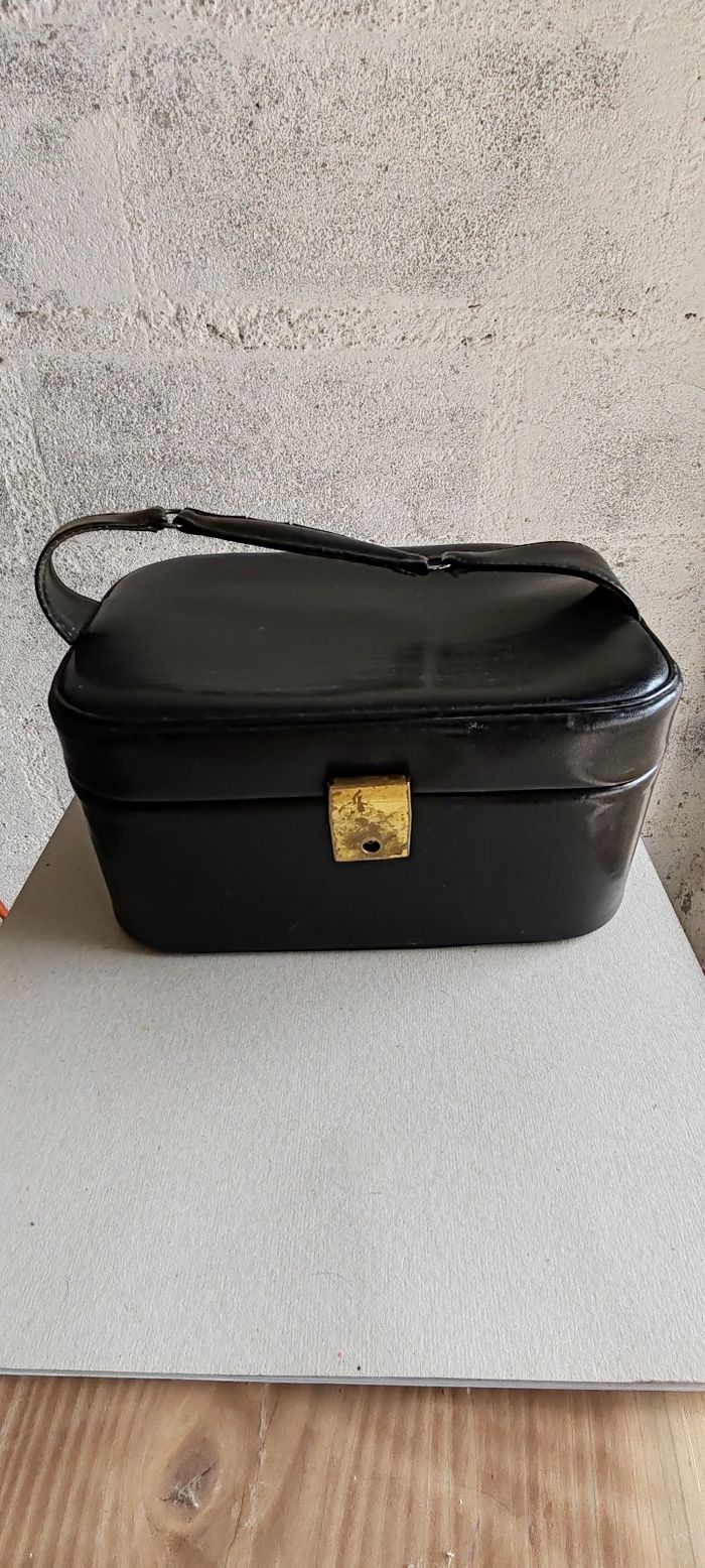 Vanity case rigide en cuir