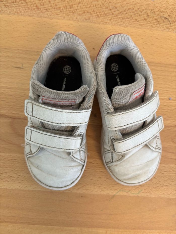 Baskets Adidas pointure 23 - photo numéro 3
