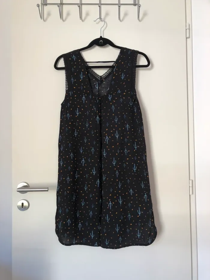 Robe droite noire à motifs cactus bleus, neuve avec étiquette PAJ taille S - photo numéro 17