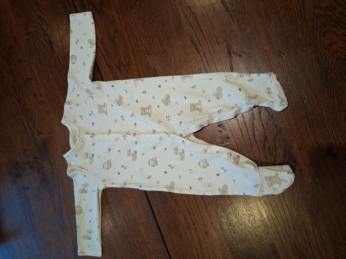 Lot de 3 pyjamas à manches longues et ouverture par devant de marque C&A - photo numéro 2