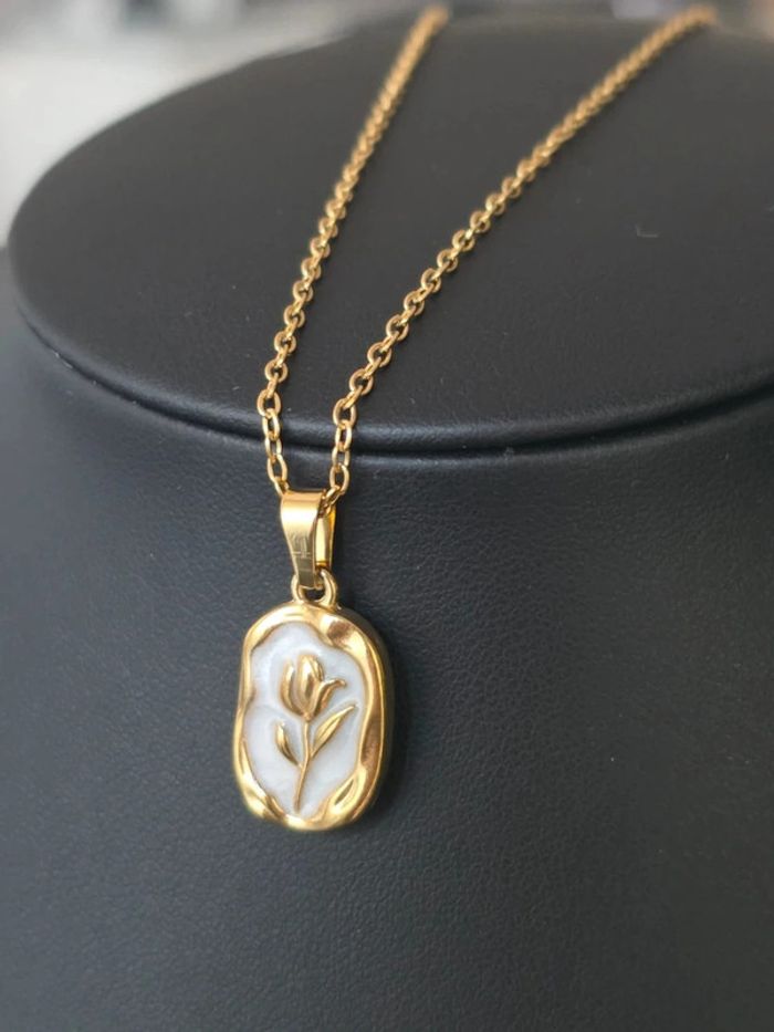 Collier pendentifs fleurs ROSE acier inoxydable dorée - photo numéro 2