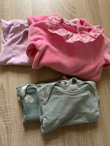 Pyjamas et bodies 6 mois