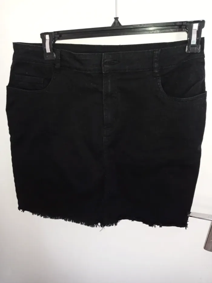 Jupe femme en jean de couleur noir