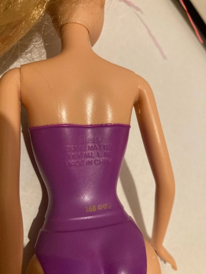 Très jolie barbie Mattel 2013 - photo numéro 5
