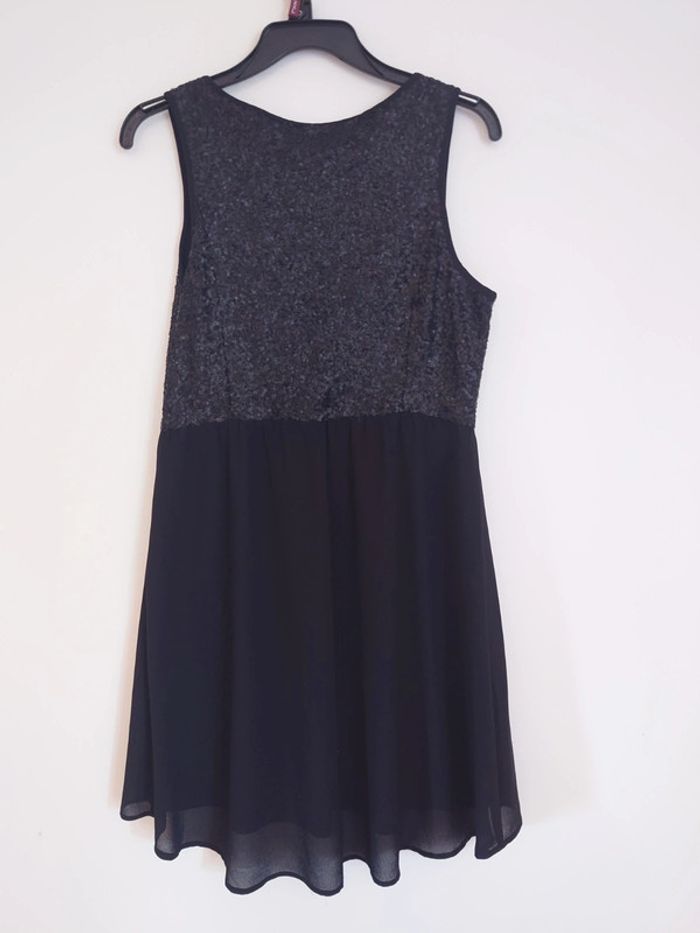 Robe noir à paillettes taille ,38 - dressing trié par tailles - photo numéro 3