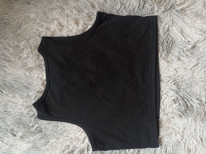 Tee Shirt sans manche fille taille 14 ans - photo numéro 4