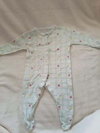 🎀 très joli pyjama blanc et vert motif citron fraise taille 03 mois Primark