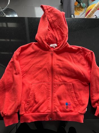 Sweat zippé à capuche rouge