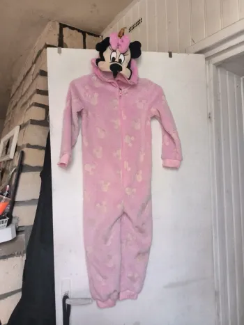 Combinaison sur pyjamas Disney Minnie taille 4 ans