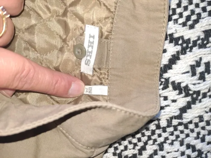 Superbe Veste doublée matelassée comme neuve kaki garçon ikks 12 mois - photo numéro 7