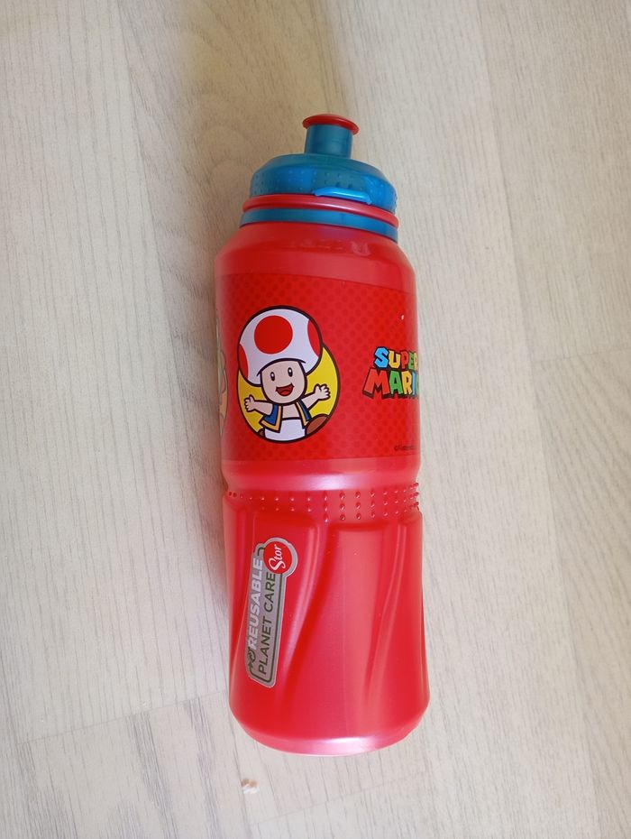Gourde Super Mario Nintendo 530 ml
NEUVE