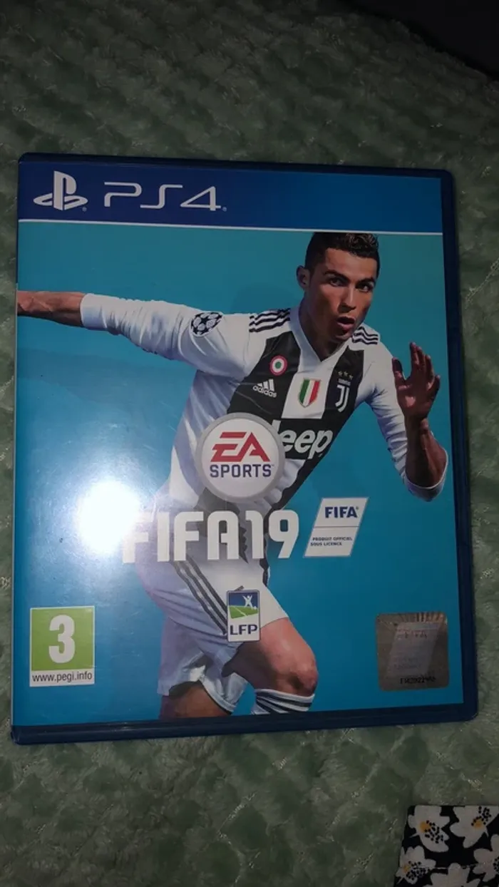Jeu FIFA 2019 pour PS4