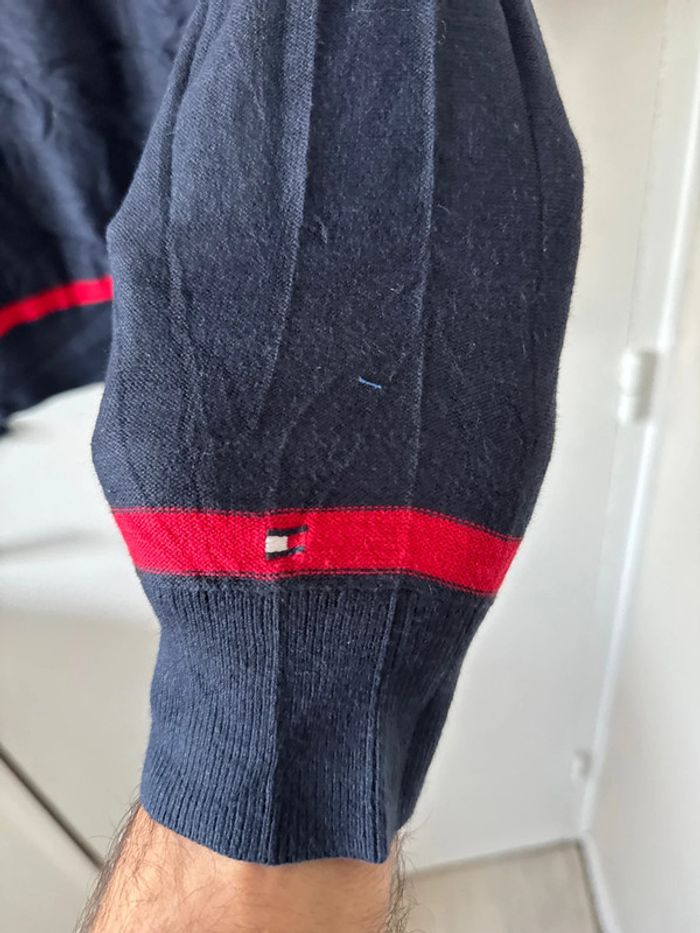 Pull Tommy Hilfiger Homme – Taille M – Bleu marine avec logo H rouge – Bon état - photo numéro 4