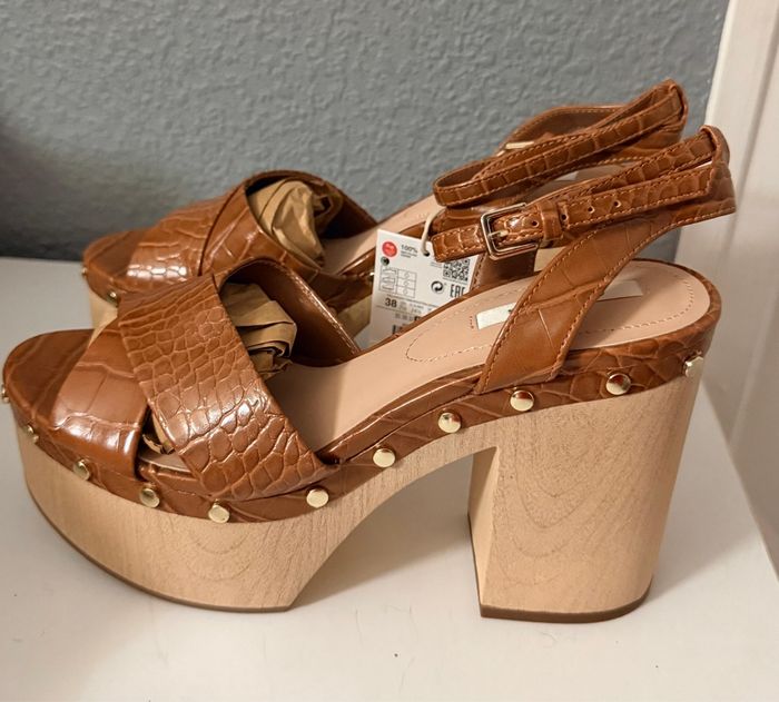 Sandales pour femmes NEUF - photo numéro 4