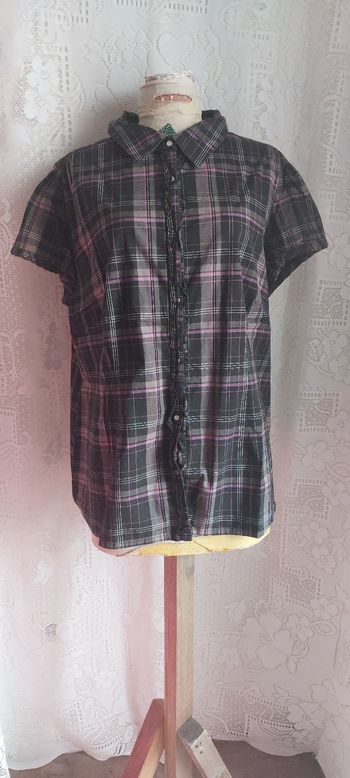 Chemise en très bon état, taille 46/48