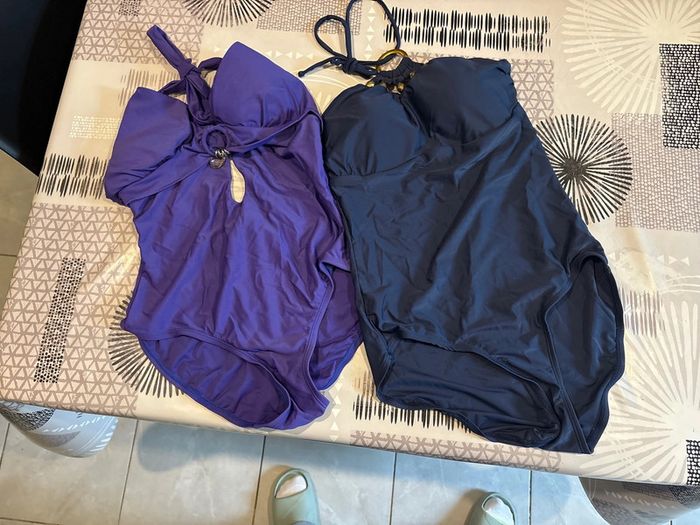 2 maillots de bain