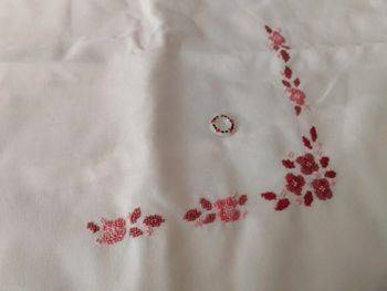 Taie d' oreiller brodée L