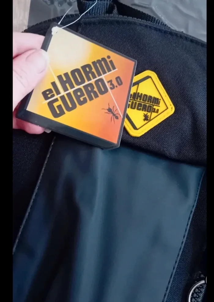 Très beau petit sac a dos noir neuf pour les affaires de sport ou goûter - photo numéro 6