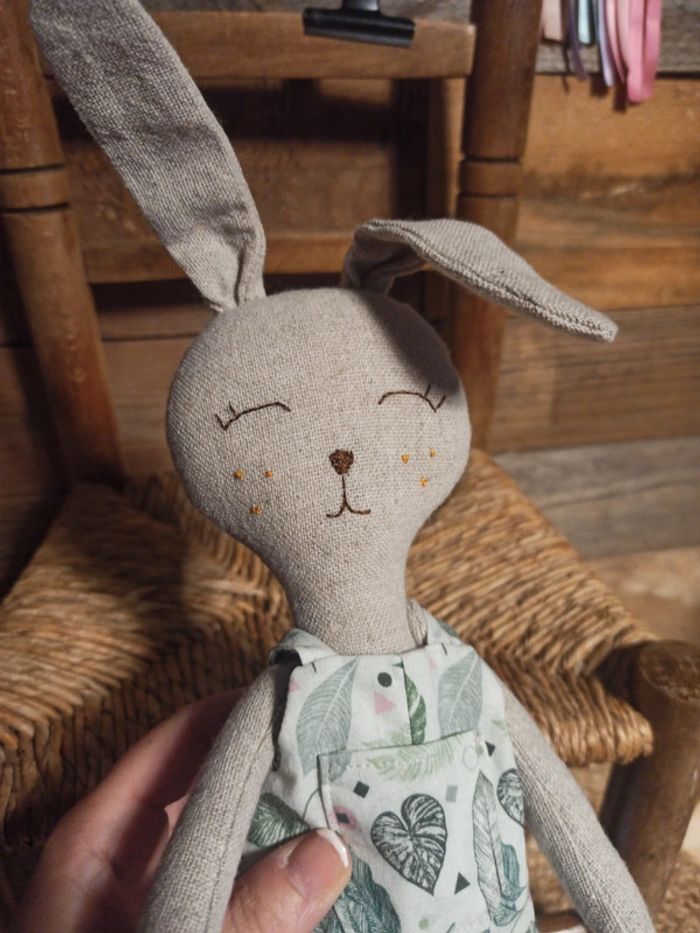 Peluche lapin salopette tbe - photo numéro 6