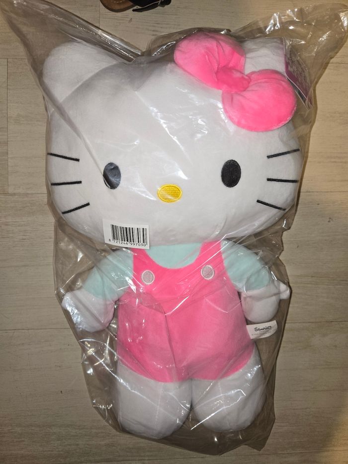 Enorme.peluche hello kitty neuve - photo numéro 2