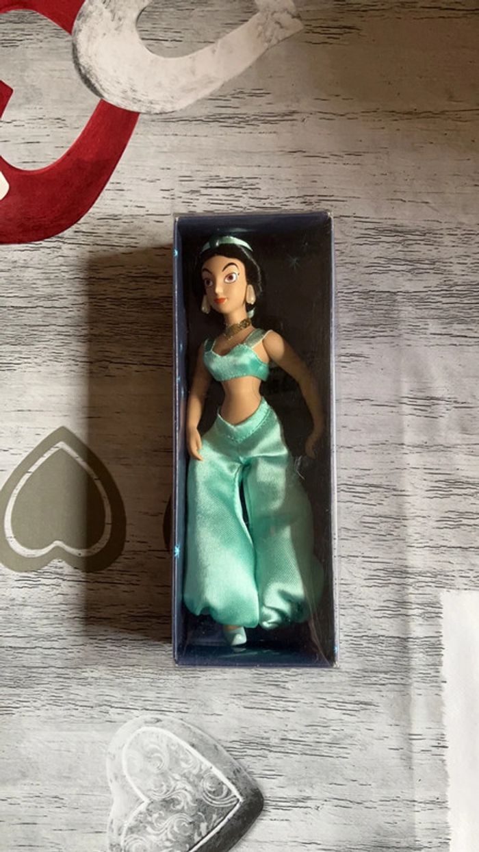 Poupée Céramique. Jasmine. Disney.