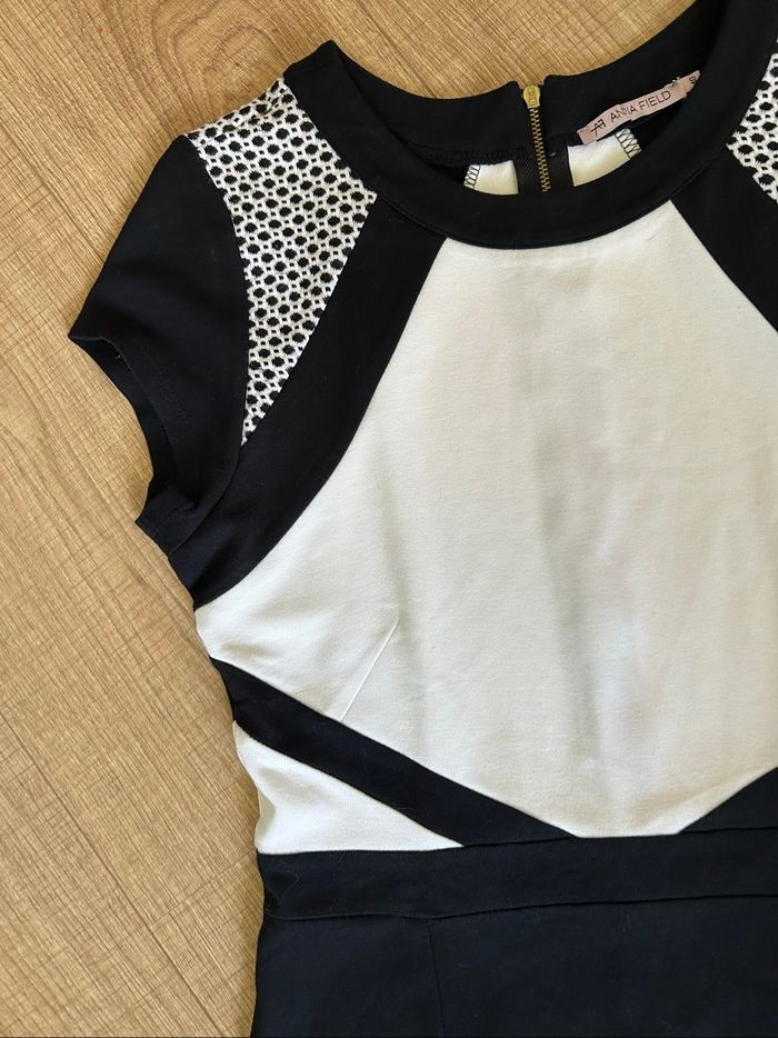 Robe noire et blanche à manches courtes Anna Field taille 40 bon état - photo numéro 9