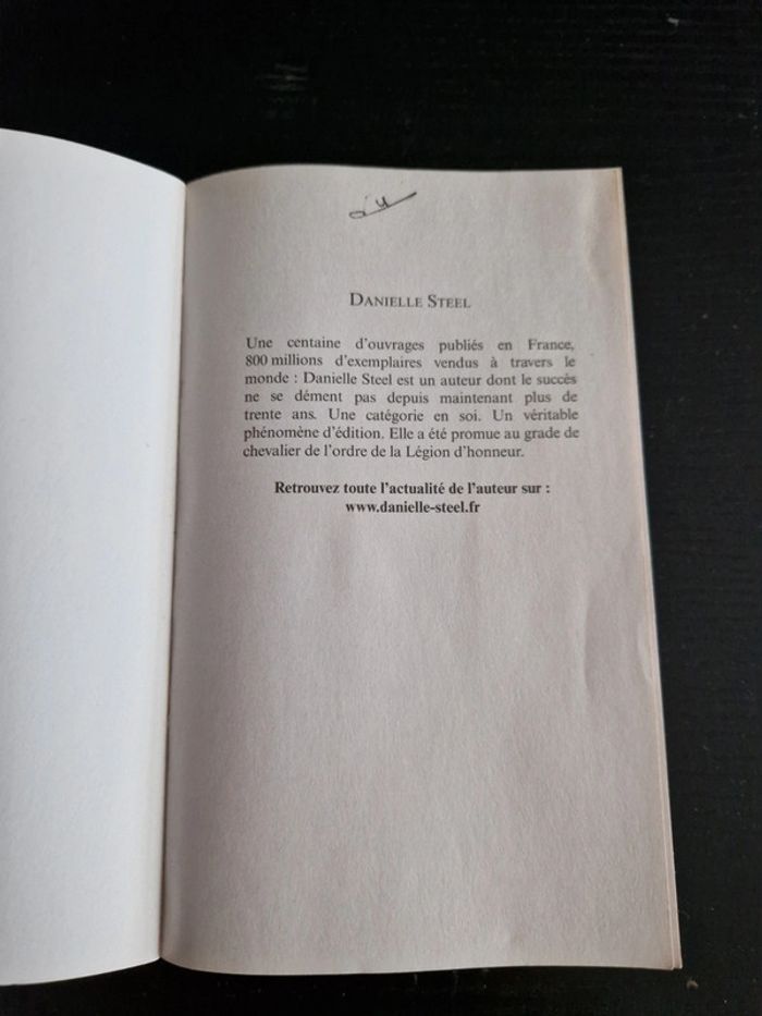 Livre agent secret Danielle steel - photo numéro 3
