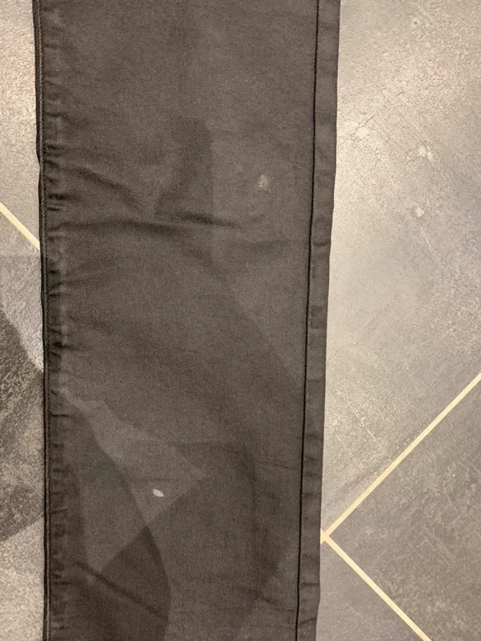Pantalon noir - photo numéro 3